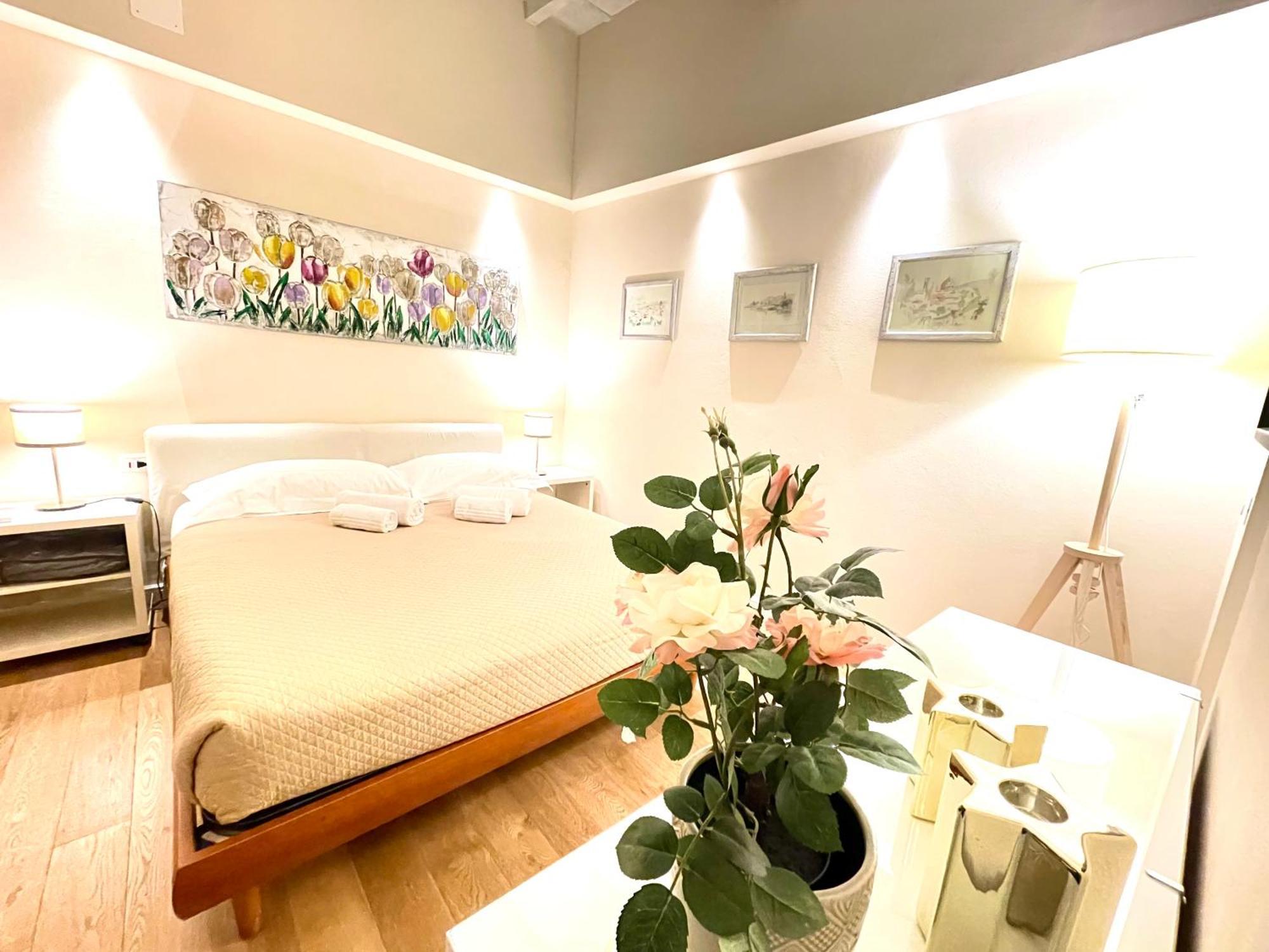 Cozy Santa Maria Novella Uffizi Duomo 2Beds-2Baths Apartment Florence Exterior photo